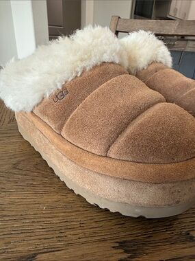 UGG Women's Chestnut/Tan Suede Shearling-Lined Slippers